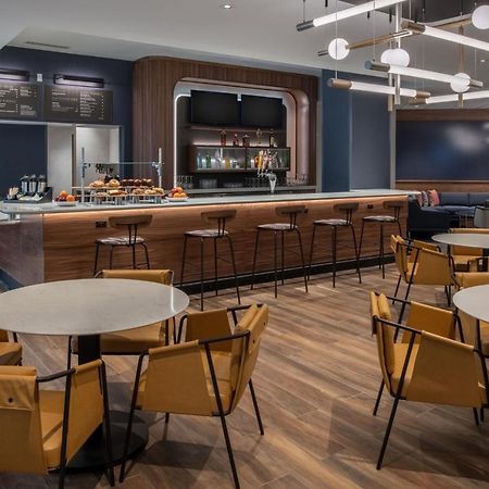 Courtyard By Marriott Olympia 호텔 외부 사진